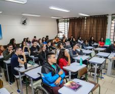 Primeiro dia de aula na rede estadual do Paraná